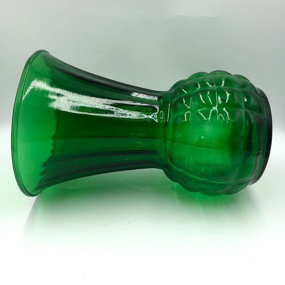 Vintage Emerald Green Glass Flower Vase - Picture 2 of 9